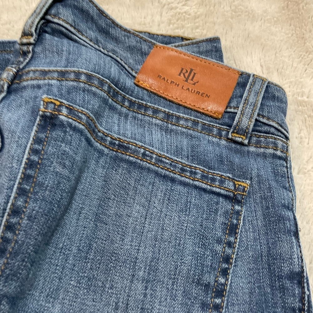 Ralph Lauren Black Label Women's Straight-Leg Jeans in Mid Blue Wash - Picture 4 of 5